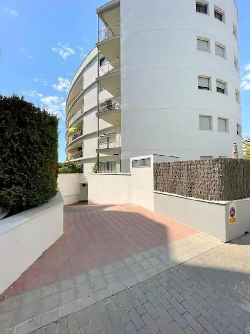 V015 - Marina Park Apartment Roses